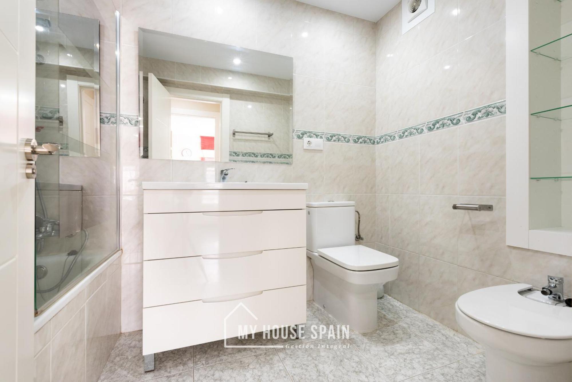 Myhousespain - Radiante Piso Junto A La Playa Gijon Exterior photo